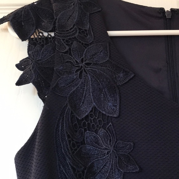 Carmen navy blue floral dress sz 2 - Picture 4 of 4